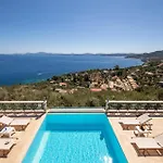 Villa Anna Nissaki